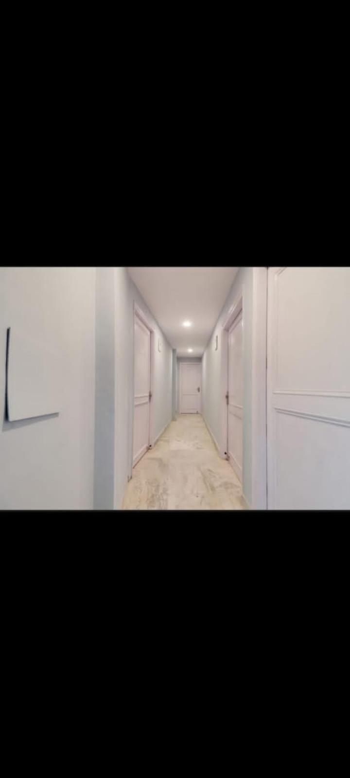 Hotel Day Night Inn ニューデリー エクステリア 写真